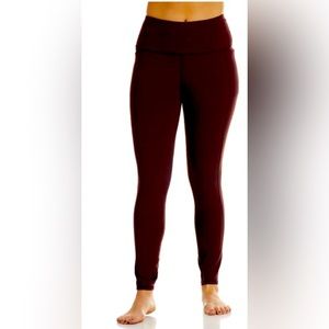 Ladies Sized  3X Spyder Active full length leggings with pockets.